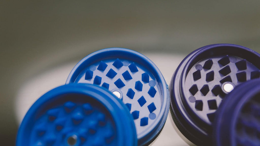 The Pros and Cons of Using Electric Herb Grinders with Blades