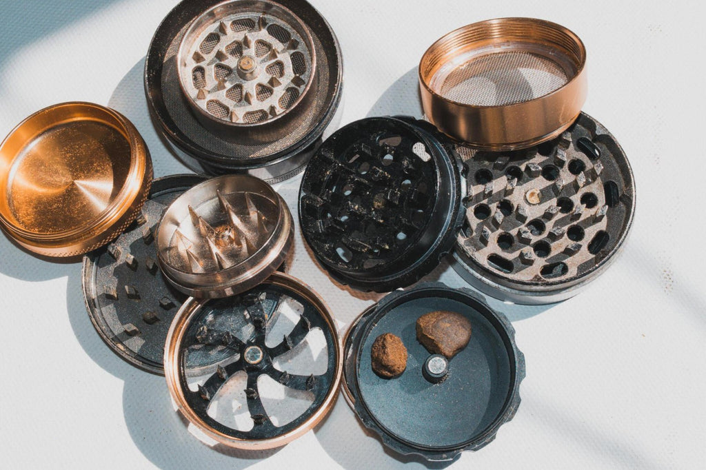 The Ultimate Guide to Choosing the Right Herb Grinder